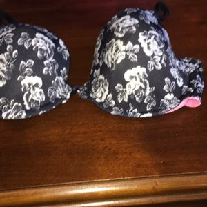 Victoria's Secret flower bra size 32D